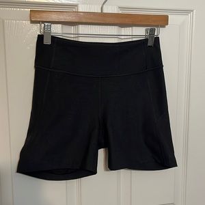 Outdoor Voices Women’s Warm Up Shorts 5”